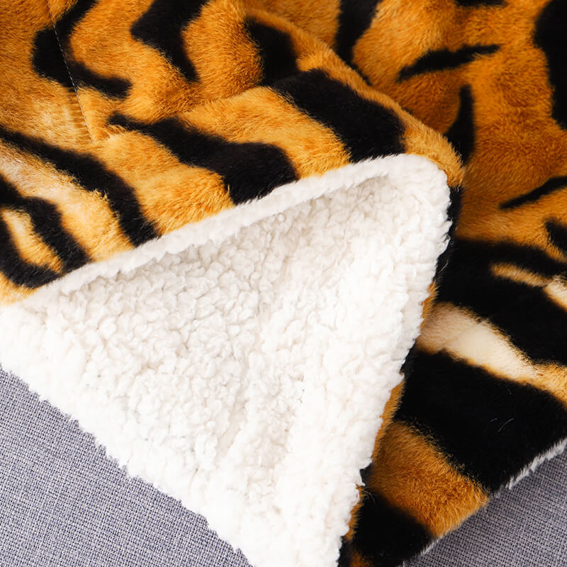 RKS-0272 August NEW Arrival Tiger Animal Design 150 x 200cm Reversible fur throw blanket faux fur With Back Soft Sherpa Blanket