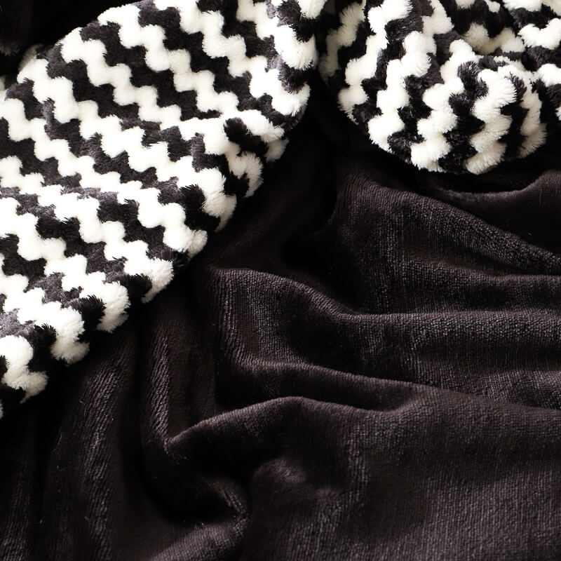 RKS-0171 Black and White Stripe Wave Jacquard Flannel blanket throw