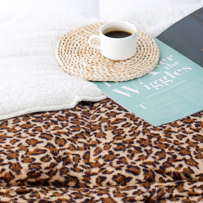 RKS-0115 Wild Leopard Print Cozy Fake Fur & Warm Sherpa Comforter Quilt with Fillings